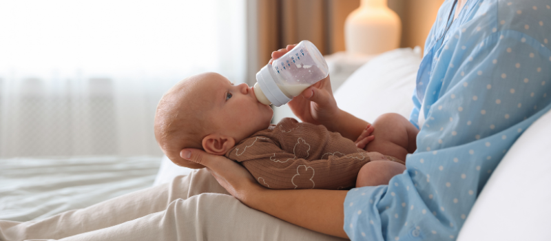 When to Stop Feeding Baby Formula Featured Image